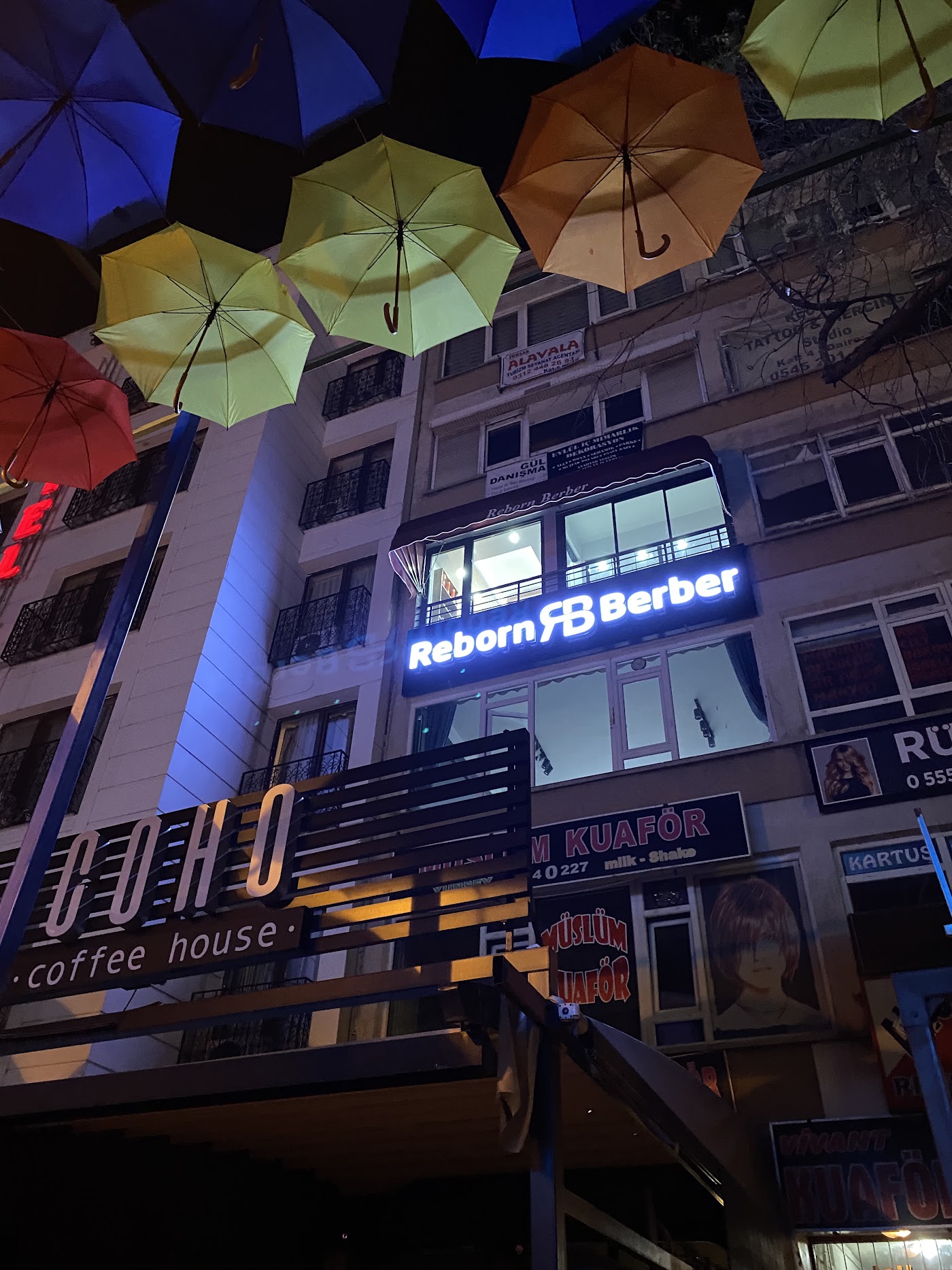 Reborn Berber — gece tabelası, Konur Sokak